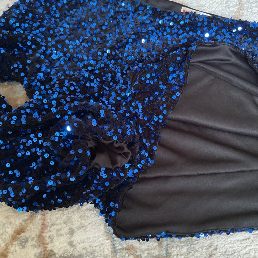 Intempo One-Shoulder Sequin Top - Picture 10 of 13